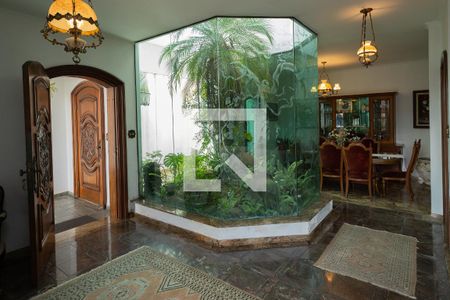 Casa à venda com 323m², 3 quartos e 5 vagasSala