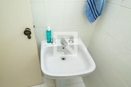 Casa à venda com 323m², 3 quartos e 5 vagasBanheiro de Serviço 