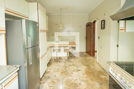 Casa à venda com 323m², 3 quartos e 5 vagasCozinha 