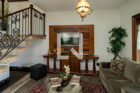 Casa à venda com 323m², 3 quartos e 5 vagasSala