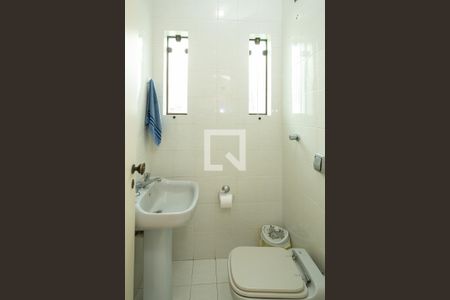 Casa à venda com 323m², 3 quartos e 5 vagasBanheiro de Serviço 