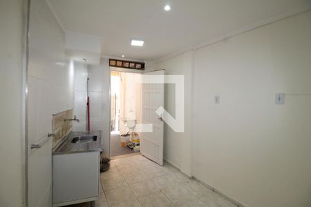Cozinha/quarto de casa para alugar com 1 quarto, 50m² em Jardim Danfer, São Paulo