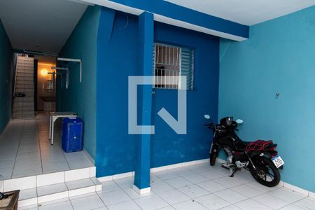 Casa para alugar com 45m², 1 quarto e 1 vaga Casa para alugar com 45m², 1 quarto e 1 vagaGaragem