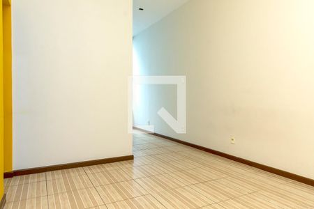 corredor sala de apartamento para alugar com 2 quartos, 65m² em Tanque, Rio de Janeiro