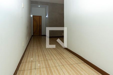 corredor sala de apartamento para alugar com 2 quartos, 65m² em Tanque, Rio de Janeiro