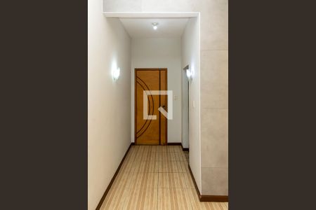 corredor sala de apartamento para alugar com 2 quartos, 65m² em Tanque, Rio de Janeiro