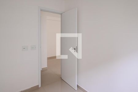 Quarto 1 de apartamento para alugar com 2 quartos, 55m² em Parque Fongaro, São Paulo