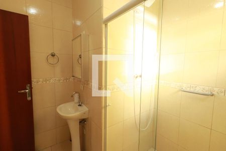 Banheiro Social de casa à venda com 3 quartos, 239m² em Vila Granada, São Paulo