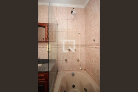 Casa à venda com 465m², 5 quartos e 3 vagasBanheiro 2