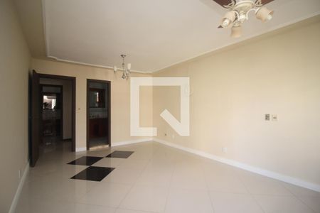 Casa à venda com 465m², 5 quartos e 3 vagasQuarto Suíte