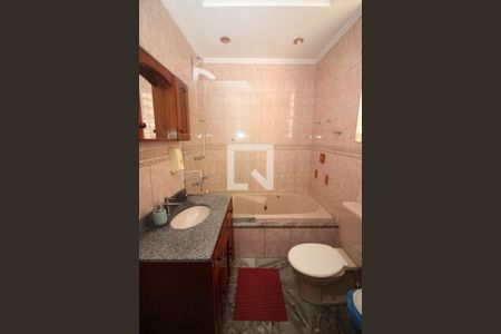 Casa à venda com 465m², 5 quartos e 3 vagasBanheiro 2