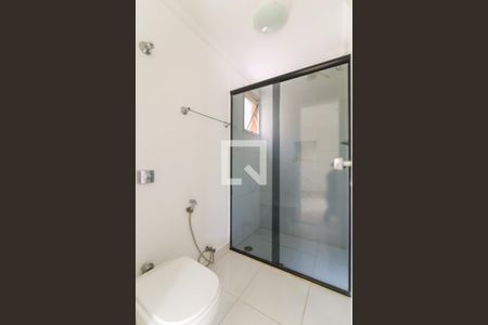Banheiro de apartamento para alugar com 1 quarto, 45m² em Real Parque, São Paulo