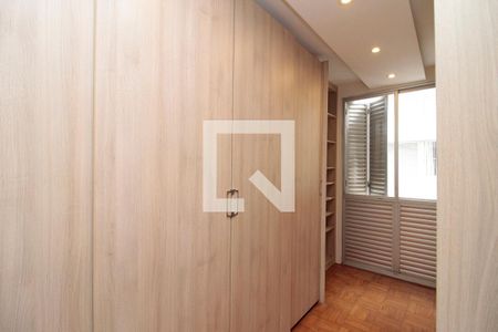 Apartamento à venda com 100m², 2 quartos e 1 vagaCloset