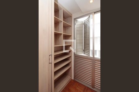 Apartamento à venda com 100m², 2 quartos e 1 vagaCloset