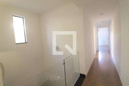 Casa à venda com 242m², 3 quartos e 6 vagasCorredor