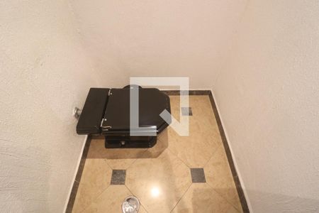 Casa à venda com 242m², 3 quartos e 6 vagasLavabo