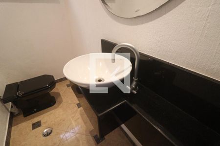 Casa à venda com 242m², 3 quartos e 6 vagasLavabo