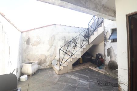 Casa à venda com 242m², 3 quartos e 6 vagasQuintal 