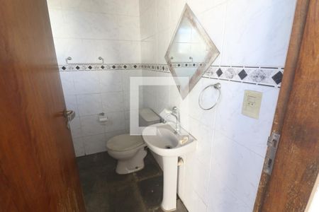 Casa à venda com 242m², 3 quartos e 6 vagasBanheiro Garagem