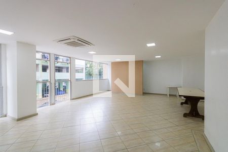 Apartamento à venda com 92m², 3 quartos e 1 vaga Apartamento à venda com 92m², 3 quartos e 1 vagaÁrea Comum - Salão de Festas