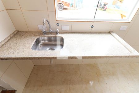 Cozinha de casa para alugar com 1 quarto, 25m² em Parolin, Curitiba