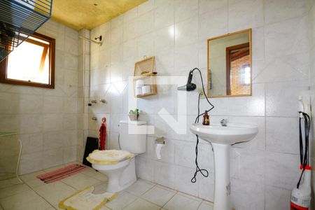 Banheiro Quarto 1 de casa à venda com 4 quartos, 440m² em Aberta dos Morros, Porto Alegre