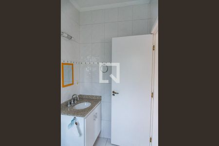 Casa à venda com 300m², 3 quartos e 4 vagasBanheiro da suíte 2