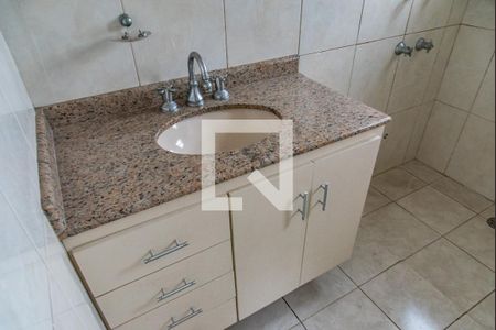 Casa à venda com 300m², 3 quartos e 4 vagasBanheiro da suíte 1