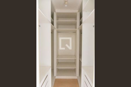 Casa à venda com 300m², 3 quartos e 4 vagasCloset da suíte 3