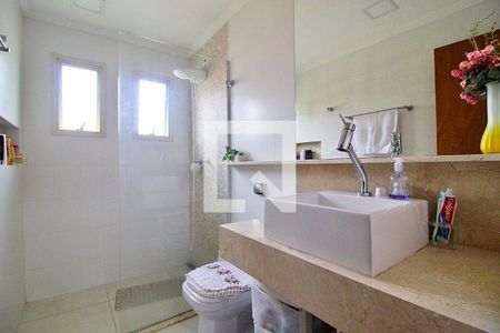 Casa à venda com 200m², 3 quartos e 4 vagasBanheiro da Suíte 1