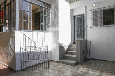 Casa à venda com 180m², 3 quartos e sem vaga Casa à venda com 180m², 3 quartos e sem vagaQuintal