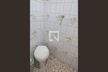 Casa à venda com 180m², 3 quartos e sem vaga Casa à venda com 180m², 3 quartos e sem vagaBanheiro de serviço