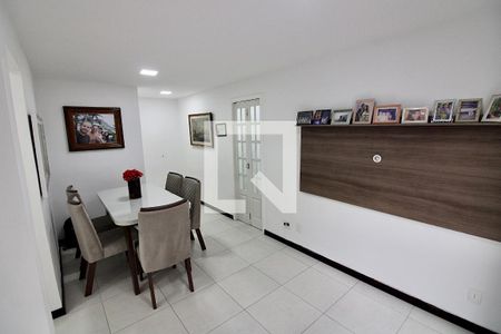 Apartamento à venda com 83m², 3 quartos e 1 vaga Apartamento à venda com 83m², 3 quartos e 1 vagaSala