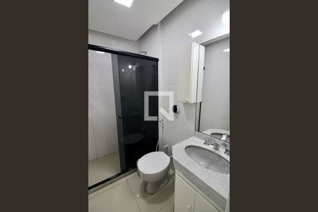 Apartamento à venda com 83m², 3 quartos e 1 vaga Apartamento à venda com 83m², 3 quartos e 1 vagaBanheiro Social