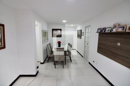 Apartamento à venda com 83m², 3 quartos e 1 vaga Apartamento à venda com 83m², 3 quartos e 1 vagaSala