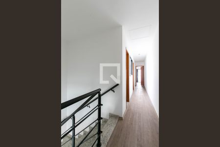 Casa à venda com 120m², 3 quartos e 2 vagas Casa à venda com 120m², 3 quartos e 2 vagasCorredor - Quartos