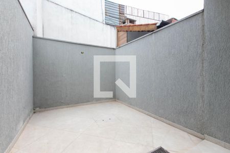 Casa à venda com 120m², 3 quartos e 2 vagas Casa à venda com 120m², 3 quartos e 2 vagasQuintal