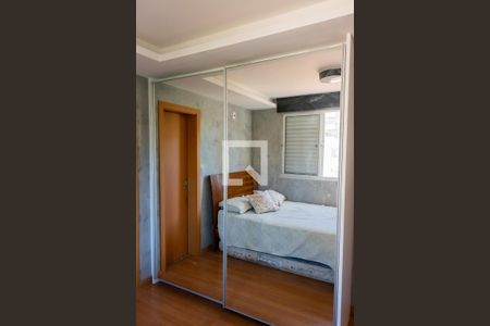 Apartamento à venda com 156m², 3 quartos e 2 vagasQuarto 2 - Armários