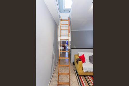 Casa à venda com 240m², 3 quartos e 3 vagasAcesso sótão