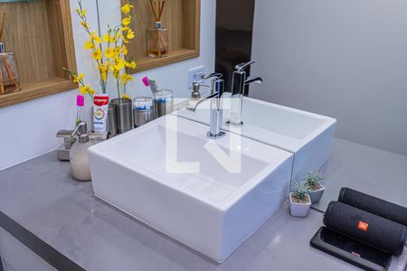 Casa à venda com 240m², 3 quartos e 3 vagasBanheiro suite 2