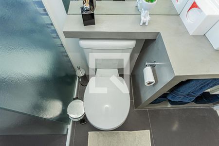 Casa à venda com 240m², 3 quartos e 3 vagasBanheiro suite 1