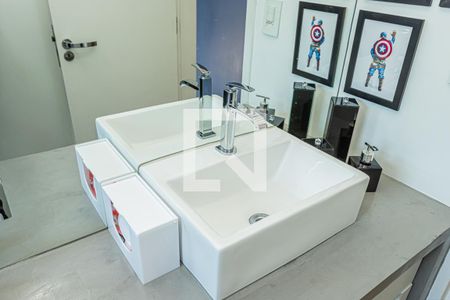 Casa à venda com 240m², 3 quartos e 3 vagasBanheiro suite 1