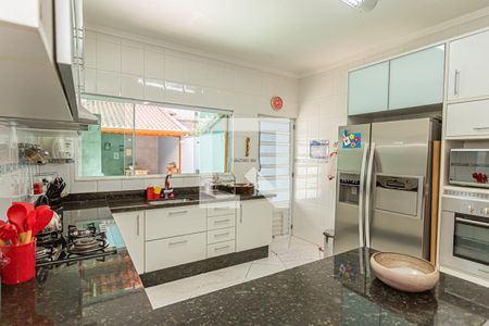 Casa à venda com 240m², 3 quartos e 3 vagasCopa e cozinha