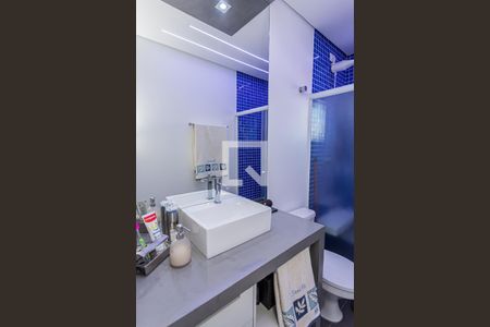 Casa à venda com 240m², 3 quartos e 3 vagasBanheiro suite 2