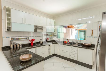 Casa à venda com 240m², 3 quartos e 3 vagasCopa e cozinha