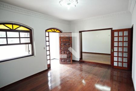 Casa para alugar com 250m², 4 quartos e 2 vagasSala 1