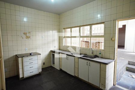 Casa para alugar com 250m², 4 quartos e 2 vagasCozinha - Armários