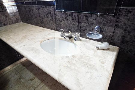 Casa para alugar com 250m², 4 quartos e 2 vagasBanheiro 1