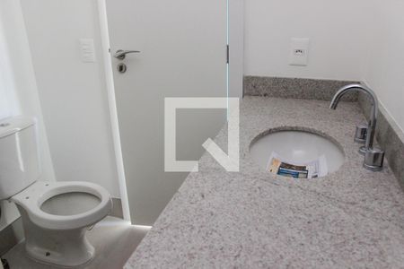 Banheiro de kitnet/studio à venda com 1 quarto, 2552m² em Farroupilha, Porto Alegre