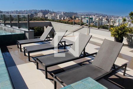 Studio à venda com 2552m², 1 quarto e 1 vaga Studio à venda com 2552m², 1 quarto e 1 vagaÁrea comum - Piscina